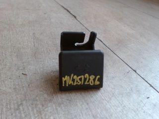 bontott MAZDA 6 Motorháztető Nyitó Kar / Gomb