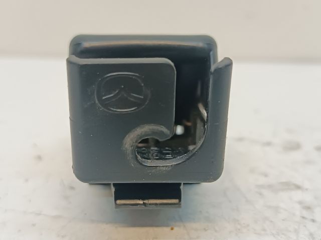 bontott MAZDA 6 Motorháztető Nyitó Kar / Gomb