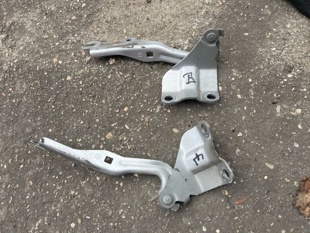 bontott MAZDA 6 Motorháztető Zsanér Pár