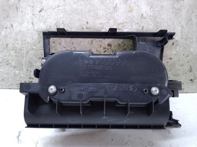 bontott MAZDA 6 Pohártartó