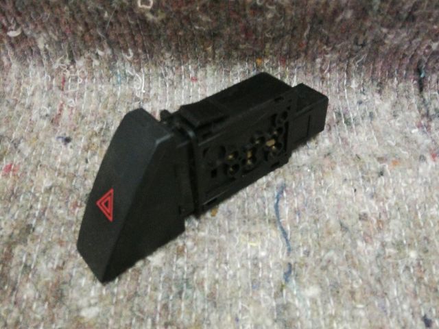 bontott MAZDA 6 Vészvillogó Kapcsoló