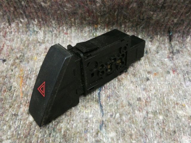 bontott MAZDA 6 Vészvillogó Kapcsoló