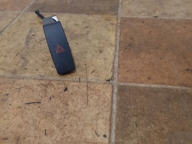 bontott MAZDA 6 Vészvillogó Kapcsoló