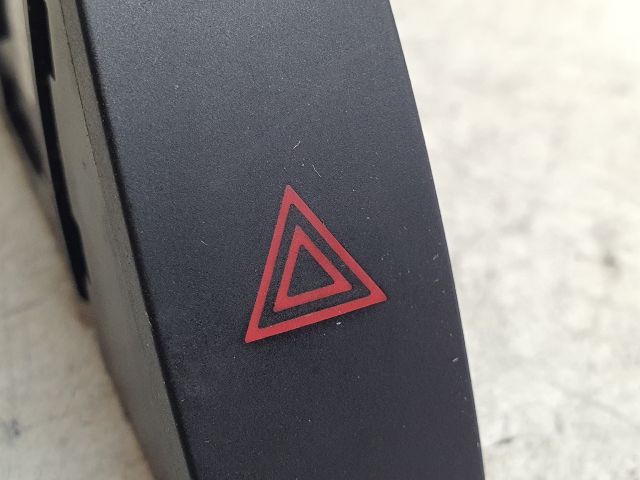 bontott MAZDA 6 Vészvillogó Kapcsoló