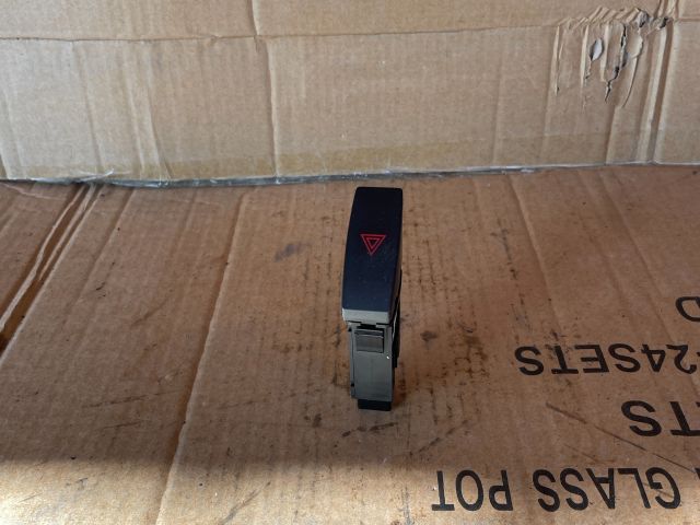 bontott MAZDA 6 Vészvillogó Kapcsoló