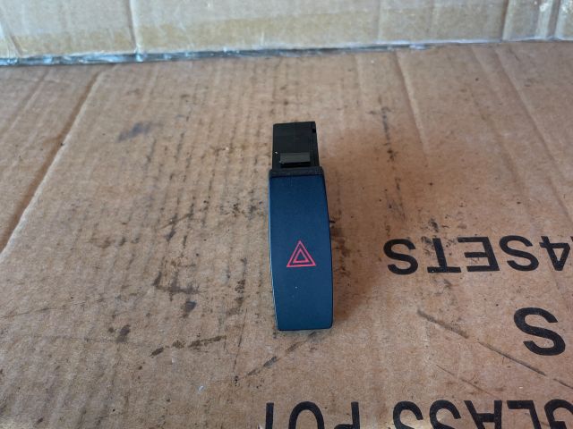 bontott MAZDA 6 Vészvillogó Kapcsoló