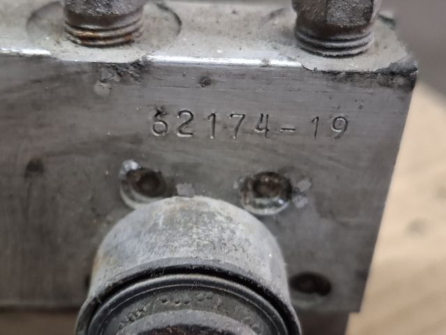 bontott MAZDA 626 ABS Kocka