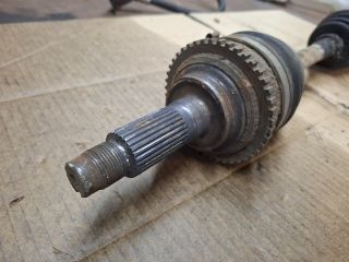 bontott MAZDA 626 Bal Féltengely