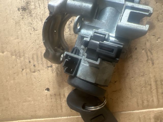 bontott MAZDA 626 Gyújtáskapcsoló Házzal