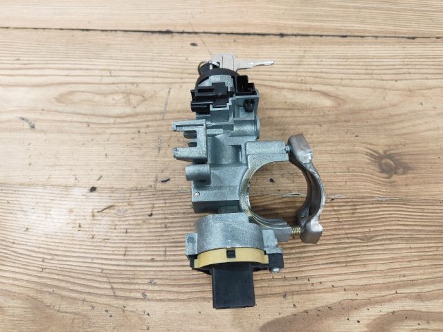 bontott MAZDA 626 Gyújtáskapcsoló Házzal