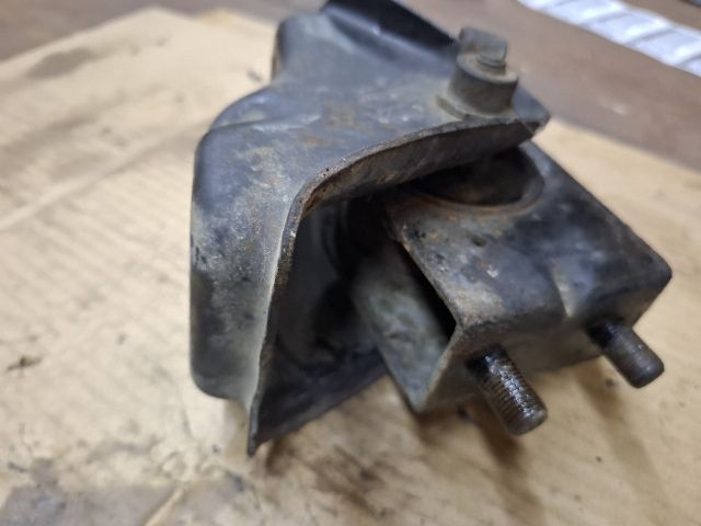 bontott MAZDA 626 Motor Tartó Bak (Fém)