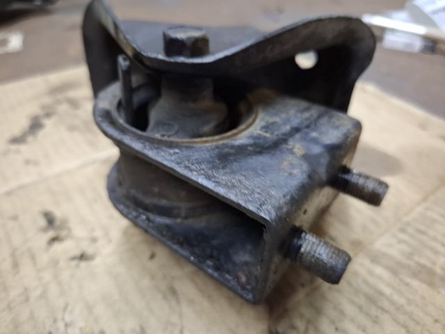 bontott MAZDA 626 Motor Tartó Bak (Fém)