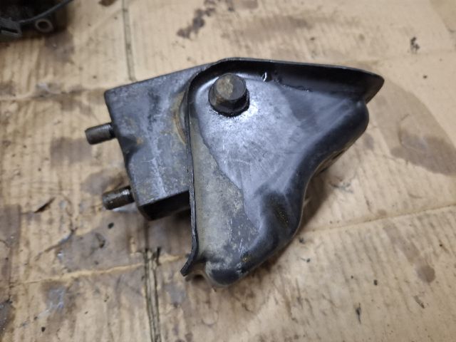 bontott MAZDA 626 Motor Tartó Bak (Fém)