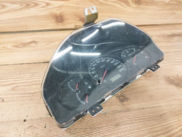 bontott MAZDA 626 Kilométeróra