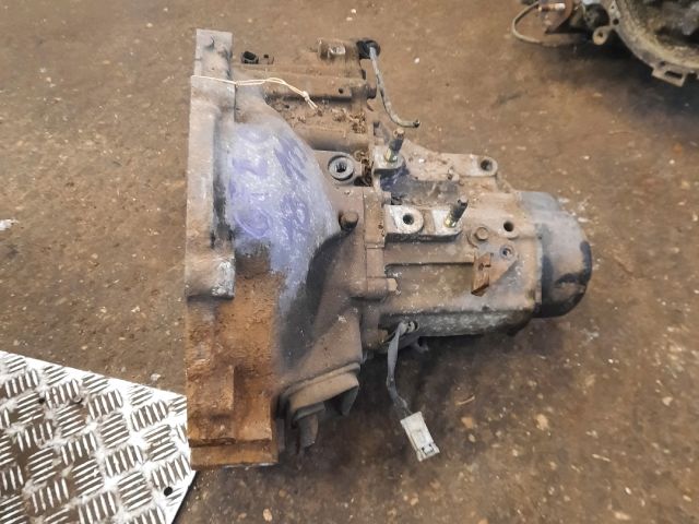 bontott MAZDA 626 Váltó (Mechanikus)