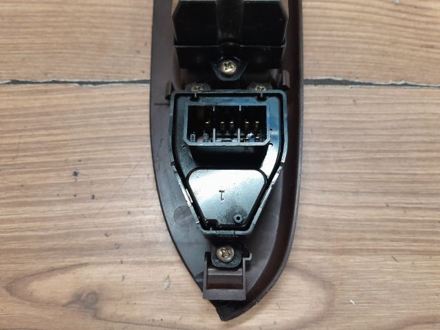 bontott MAZDA 626 Ablakemelő és Tükör Kapcsoló