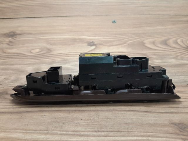 bontott MAZDA 626 Ablakemelő és Tükör Kapcsoló