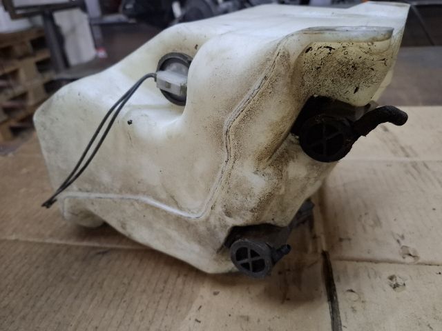 bontott MAZDA 626 Ablakmosó Tartály