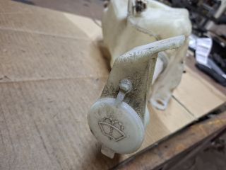 bontott MAZDA 626 Ablakmosó Tartály