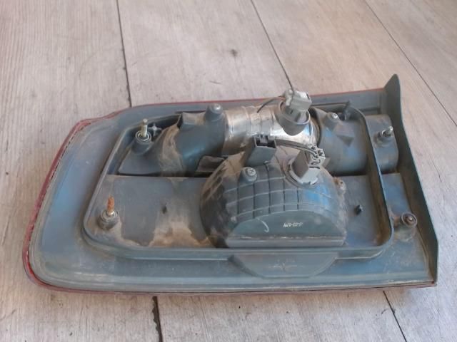 bontott MAZDA 626 Bal Belső Hátsó Lámpa