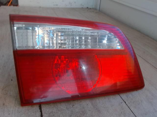 bontott MAZDA 626 Bal Belső Hátsó Lámpa