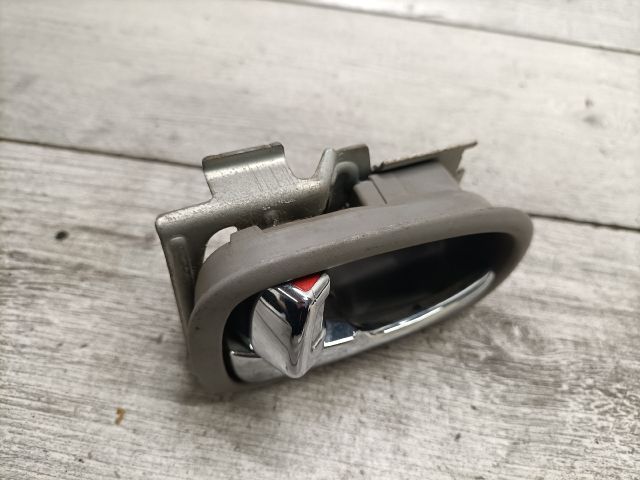 bontott MAZDA 626 Bal első Belső Kilincs