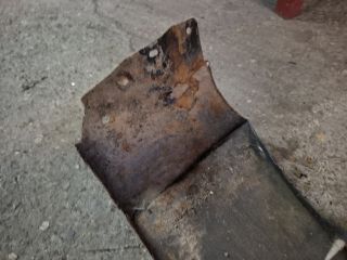 bontott MAZDA 626 Bal első Sárvédő