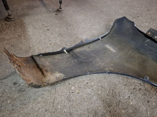 bontott MAZDA 626 Bal első Sárvédő