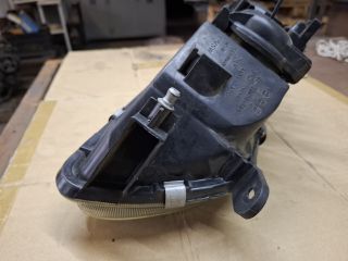 bontott MAZDA 626 Bal Fényszóró