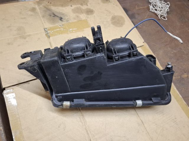 bontott MAZDA 626 Bal Fényszóró