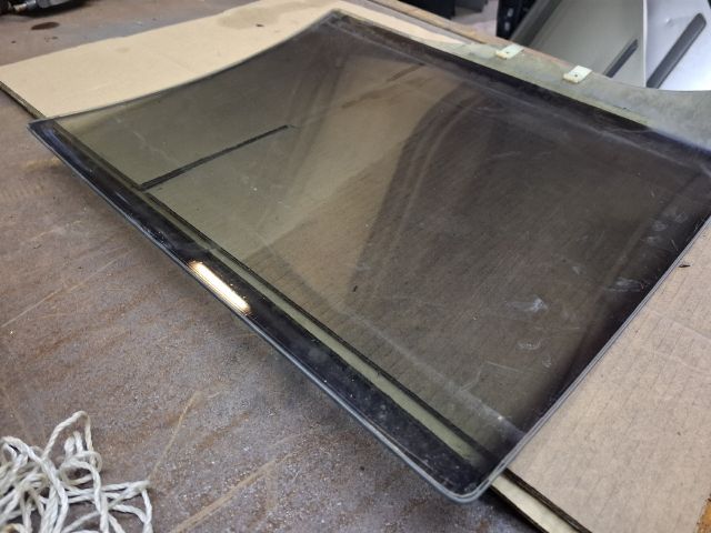 bontott MAZDA 626 Bal hátsó Ablak