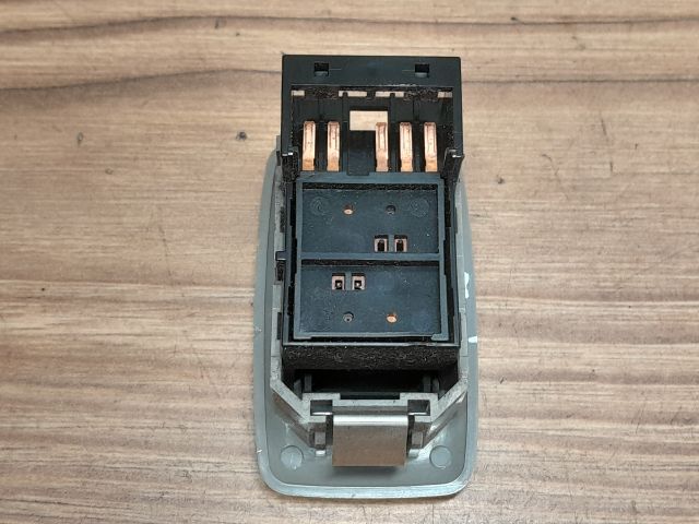 bontott MAZDA 626 Bal hátsó Ablakemelő Kapcsoló