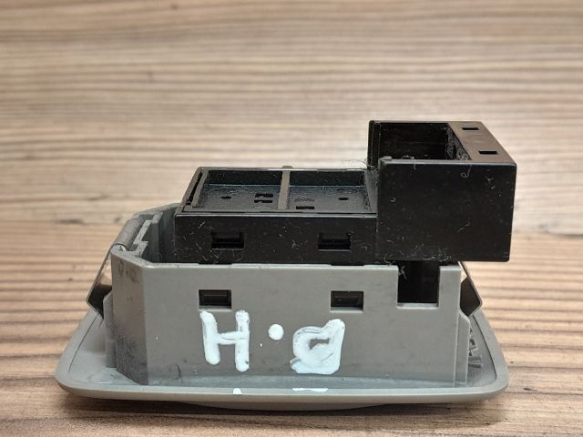 bontott MAZDA 626 Bal hátsó Ablakemelő Kapcsoló