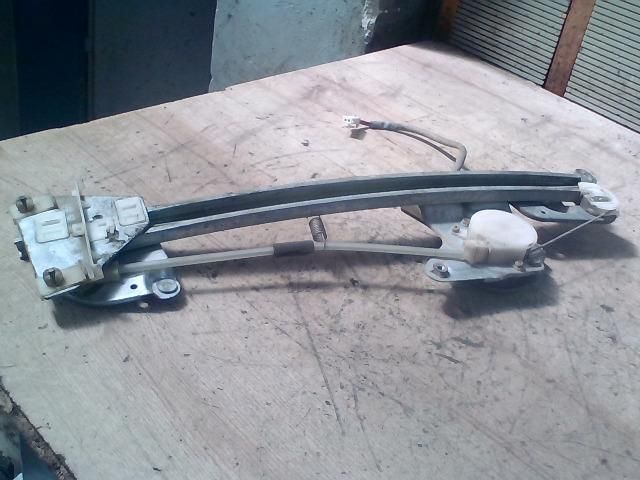 bontott MAZDA 626 Bal hátsó Ablakemelő Szerkezet (Elektromos)