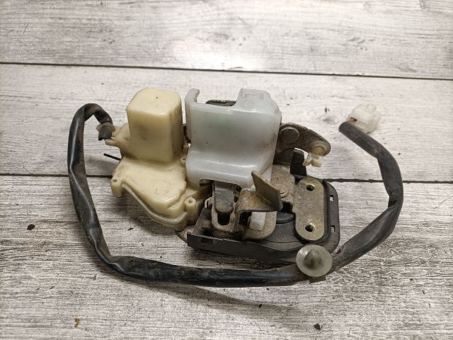 bontott MAZDA 626 Bal hátsó Ajtózár