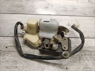 bontott MAZDA 626 Bal hátsó Ajtózár