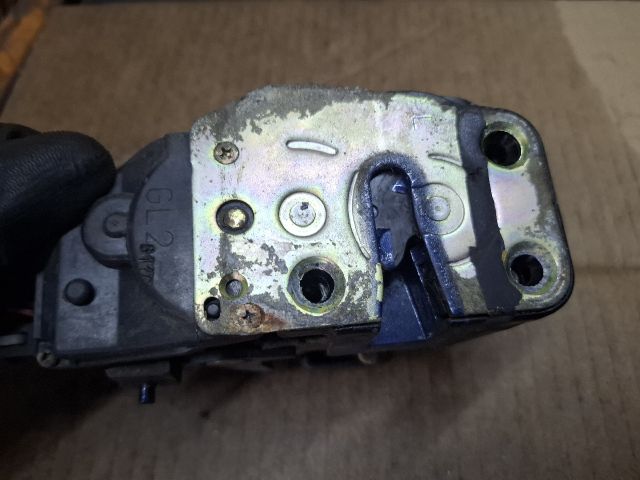 bontott MAZDA 626 Bal hátsó Ajtózár