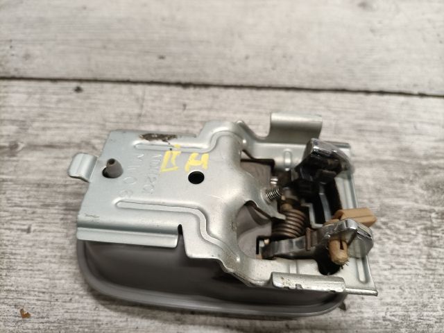 bontott MAZDA 626 Bal hátsó Belső Kilincs