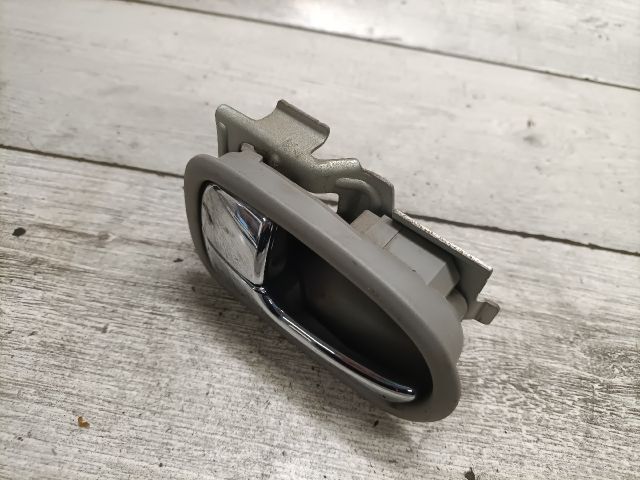 bontott MAZDA 626 Bal hátsó Belső Kilincs