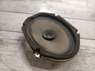 bontott MAZDA 626 Bal hátsó Hangszóró