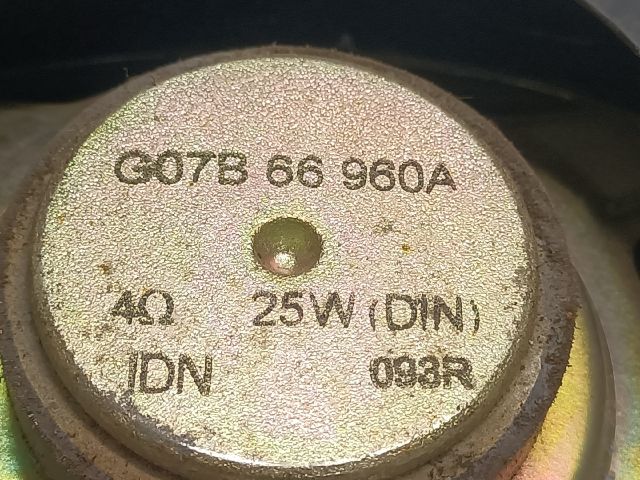 bontott MAZDA 626 Bal hátsó Hangszóró