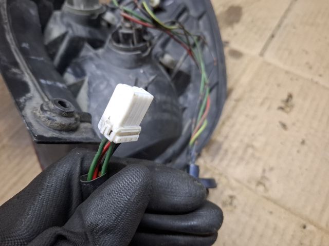 bontott MAZDA 626 Bal Hátsó Lámpa