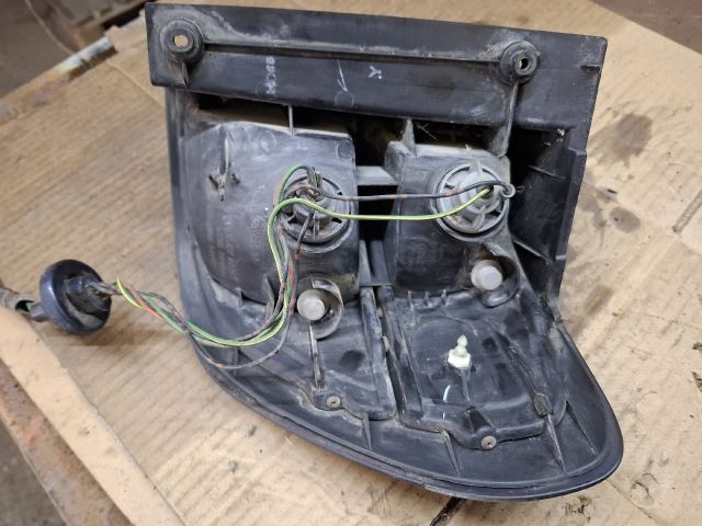 bontott MAZDA 626 Bal Hátsó Lámpa