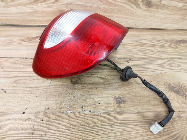 bontott MAZDA 626 Bal Külső Hátsó Lámpa