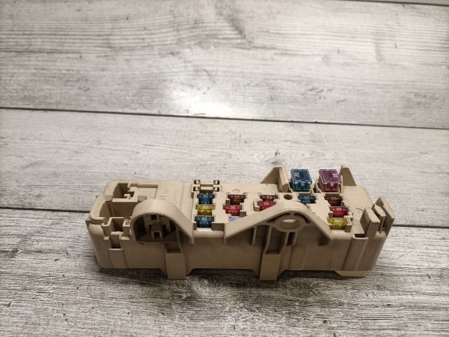 bontott MAZDA 626 Biztosítéktábla Utastér