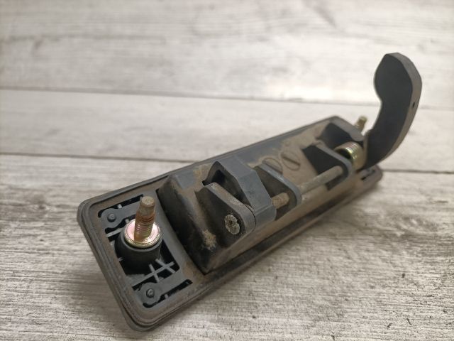 bontott MAZDA 626 Csomagtér Nyitó Kar / Gomb