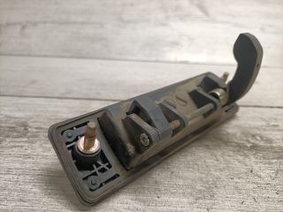 bontott MAZDA 626 Csomagtér Nyitó Kar / Gomb