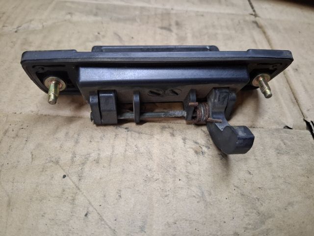 bontott MAZDA 626 Csomagtér Nyitó Kar / Gomb