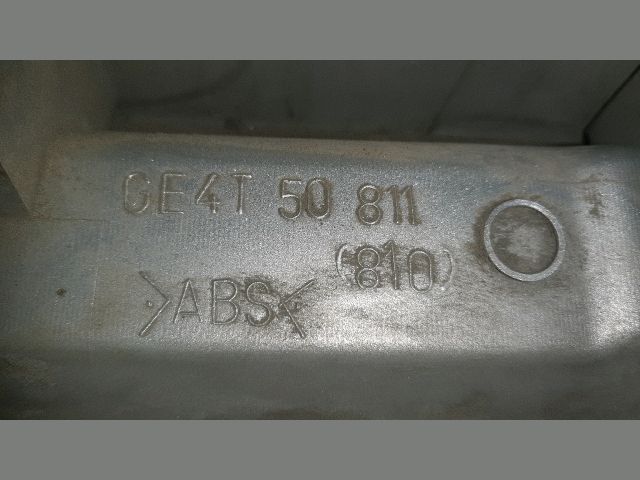 bontott MAZDA 626 Csomagtérajtó Díszléc