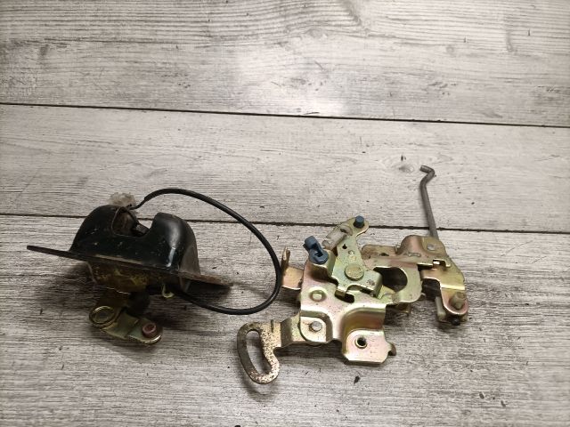 bontott MAZDA 626 Csomagtérajtó Zárszerkezet